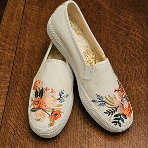 Kids + Rifle Paper Co. White Canvas Floral Embroidered Slip-on Sneakers Size 9.5